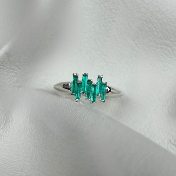 3 Anillo Pilares de Esmeralda