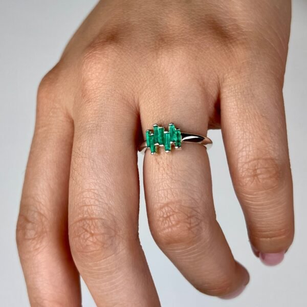 Anillo Pilares de Esmeralda