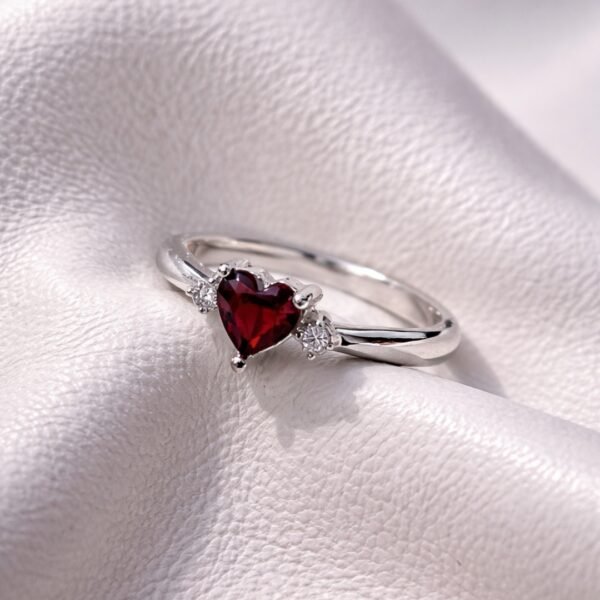 Anillo Corazón Real