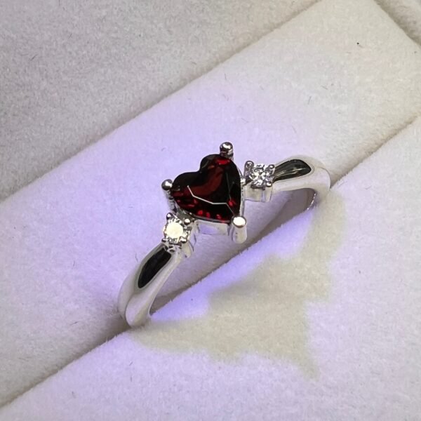 Anillo Corazón Real