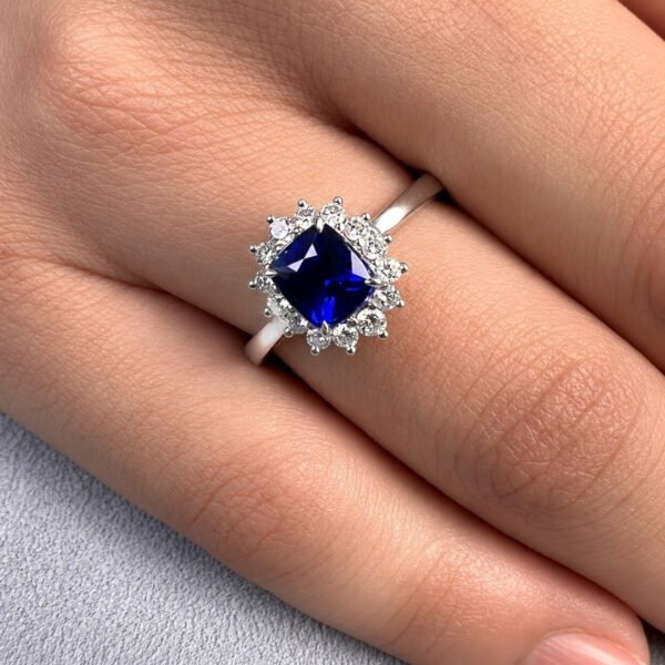 57 Anillo Zafiro Queen