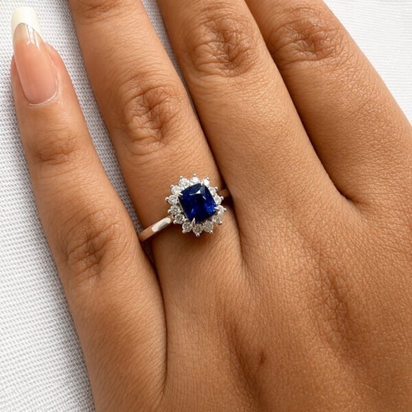 58 Anillo Zafiro Queen